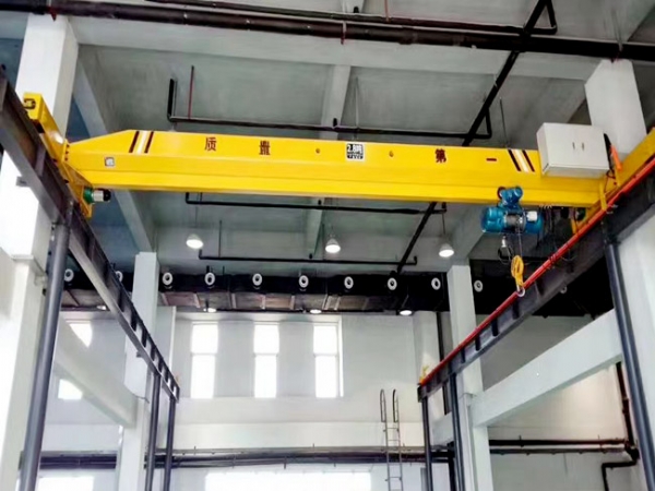 鲁诚电动单梁桥式起重机