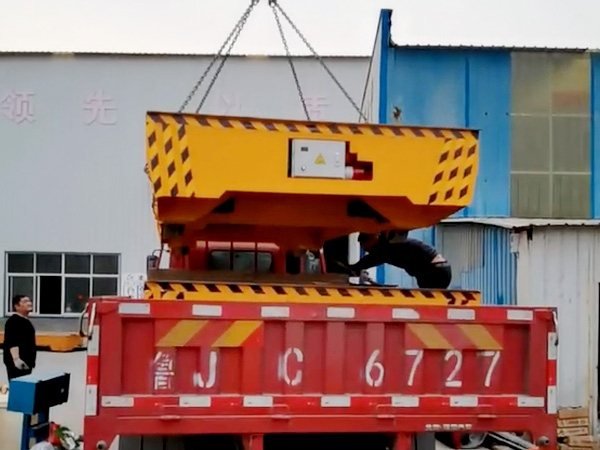 鲁诚重工电动平车装车发货